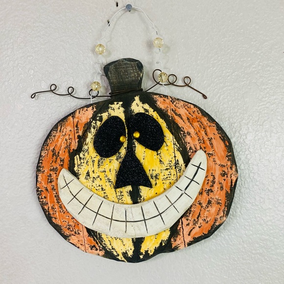 Wooden Halloween Jack O’ Lantern Painted Wall Hanging 12” x 12” - Picture 1 of 2